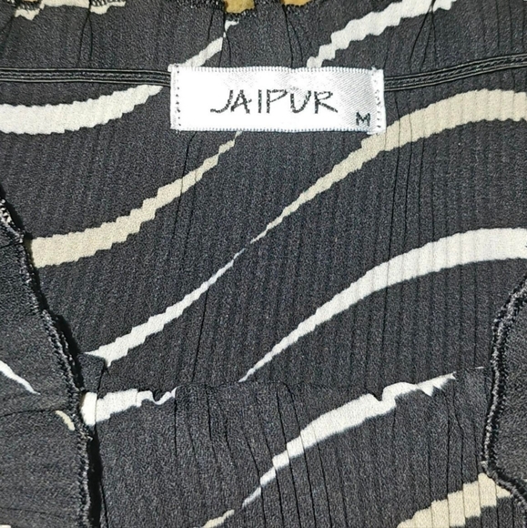 Bundle 3 for $25 / Jaipur top - Picture 2 of 2